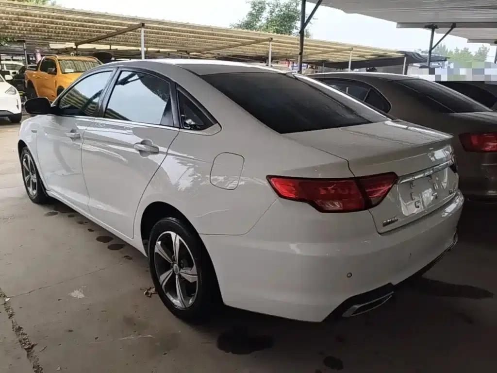 Geely Emgrand GL 2018 1.4T Manual Elite Smart Connect Edition — миниатюра 5