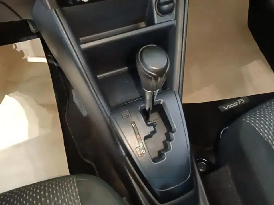 Toyota Vios FS 2017 1.5L CVT Fengchi Edition — миниатюра 16