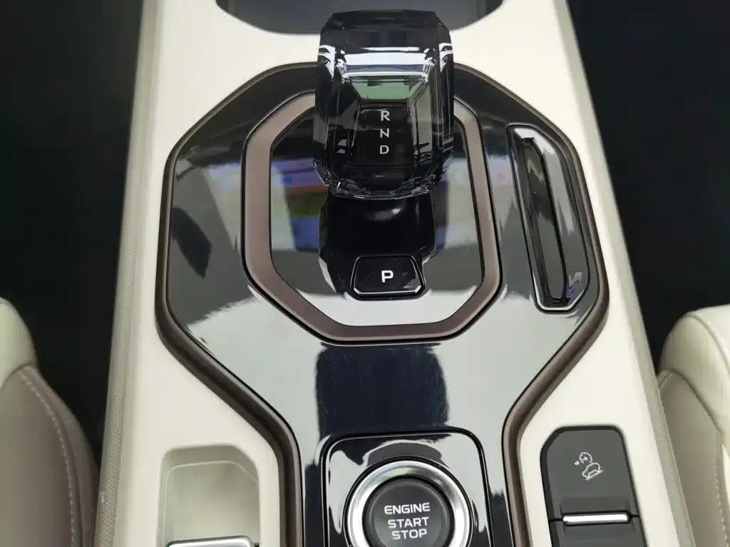 Geely ICON 2026 Chocolate 1.5TD Premium Edition — миниатюра 13