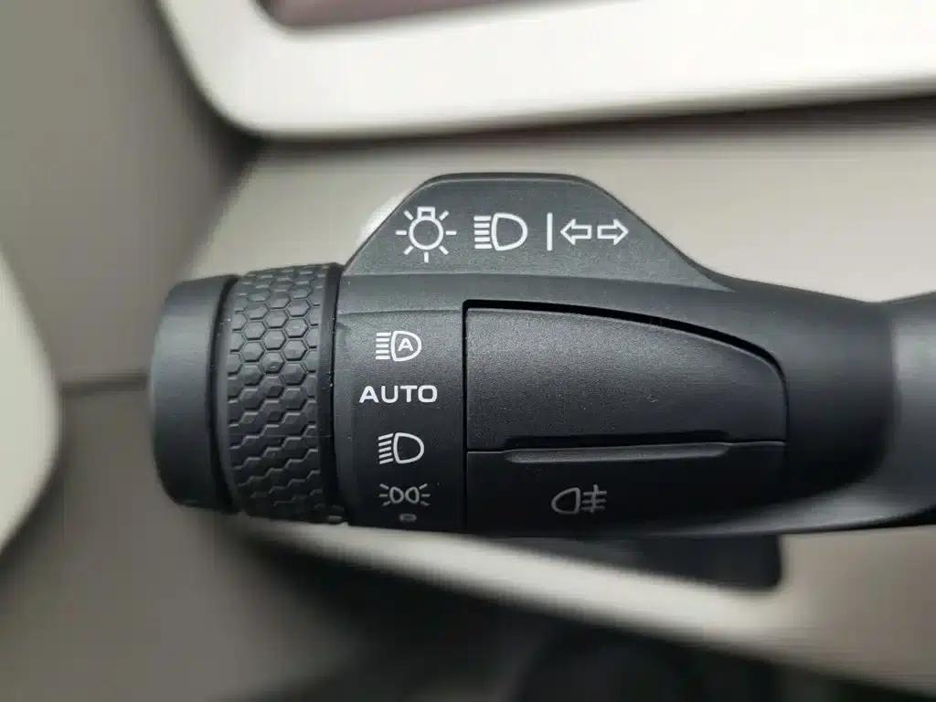Geely ICON 2026 Chocolate 1.5TD Premium Edition — миниатюра 21