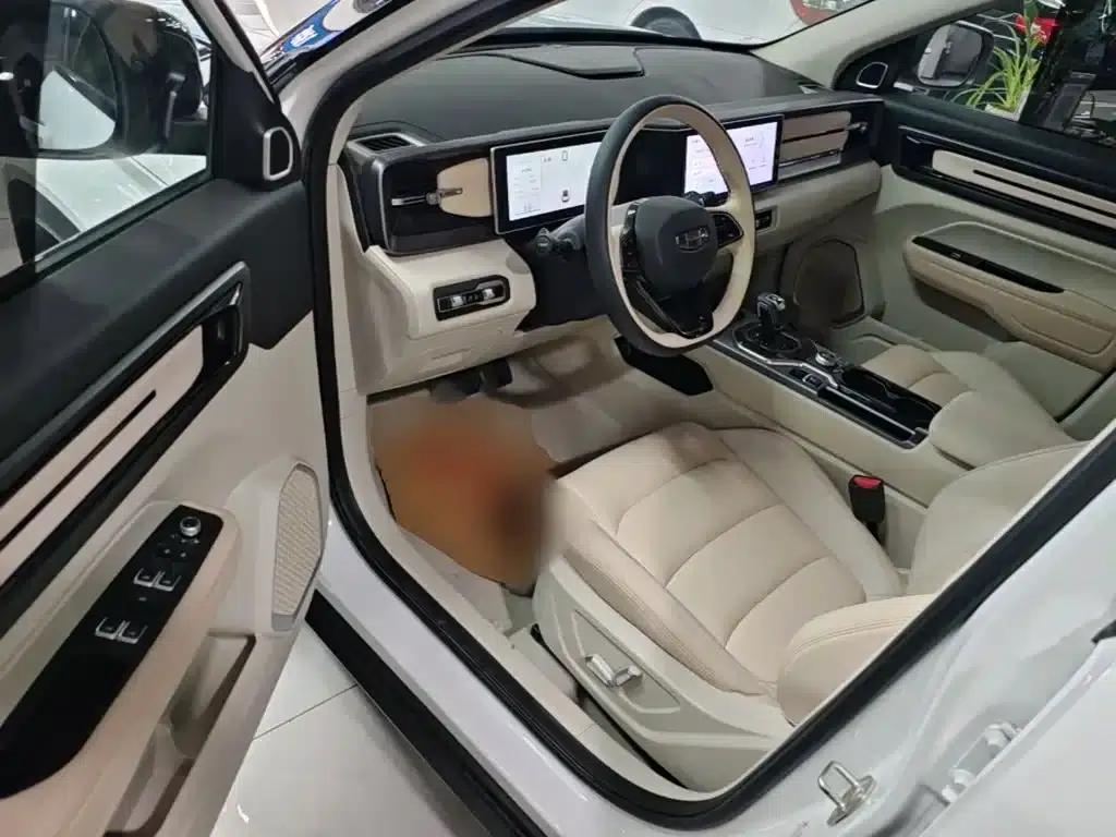 Geely ICON 2023 1.5TD Chocolate Edition — миниатюра 16