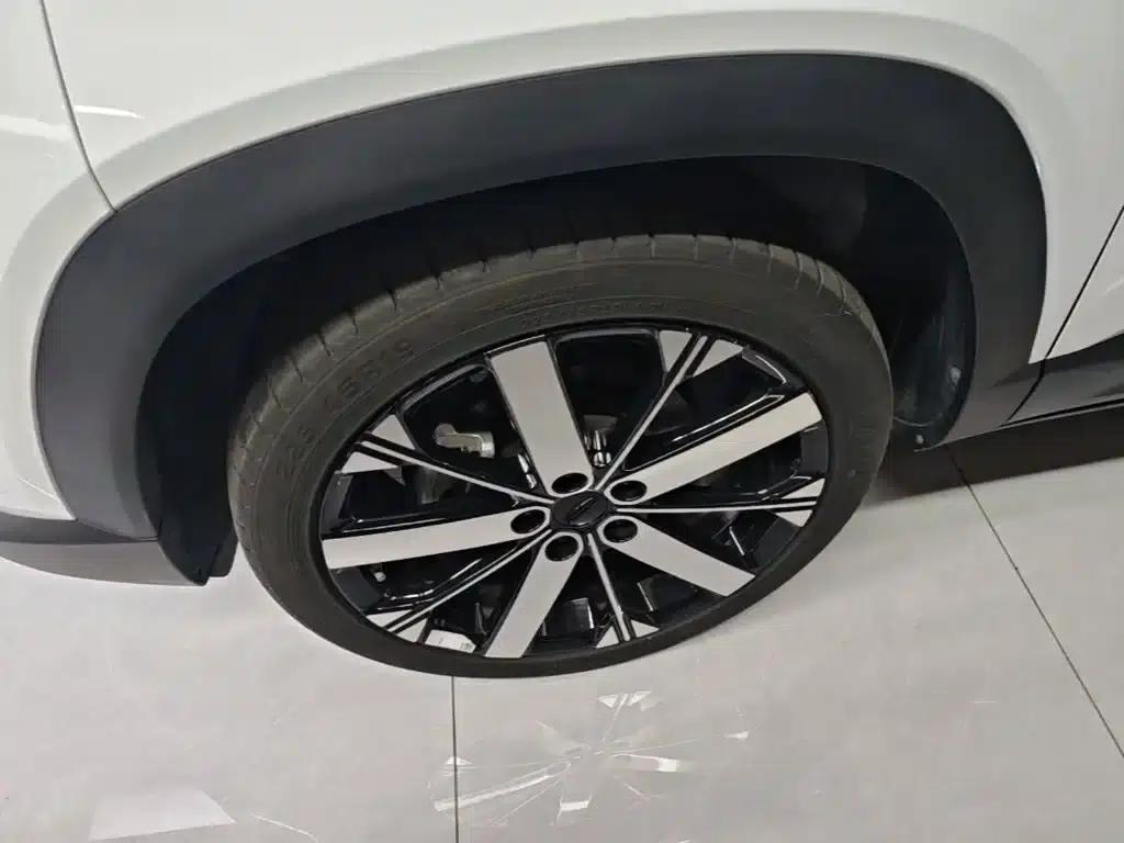 Geely ICON 2023 1.5TD Chocolate Edition — миниатюра 23