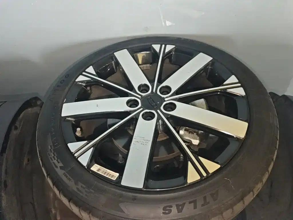 Geely ICON 2023 1.5TD Chocolate Premium Edition — миниатюра 23