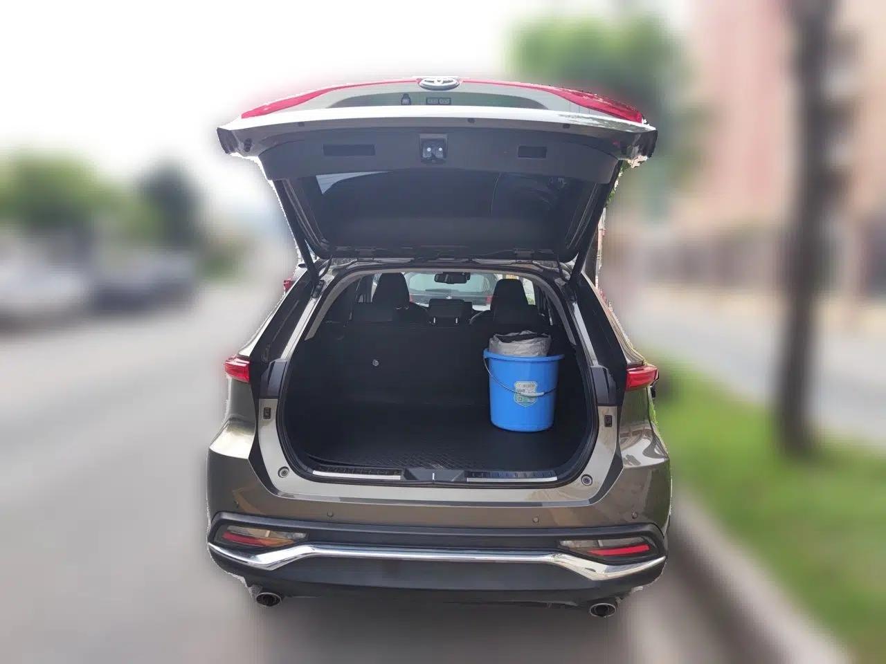 Toyota Harrier 2022 Dual-Engine 2.5L CVT Two-Wheel Drive Luxury Edition — миниатюра 19