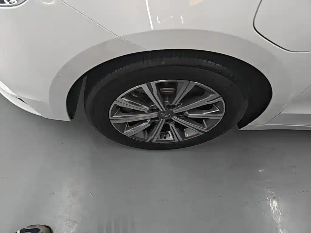 Geely Borui New Energy 2020 1.5T PHEV Premium Edition — миниатюра 23