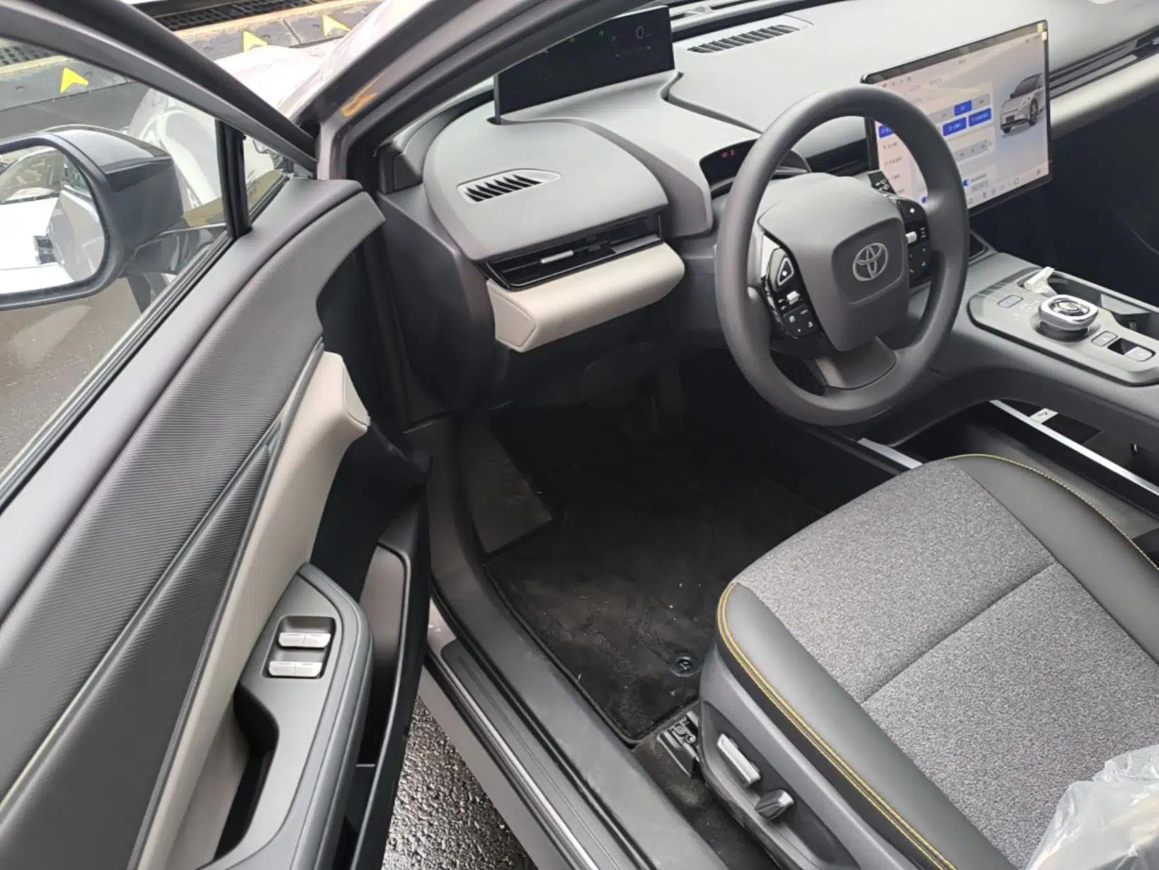 Toyota bZ5 2025 Model 550 JOY — миниатюра 18