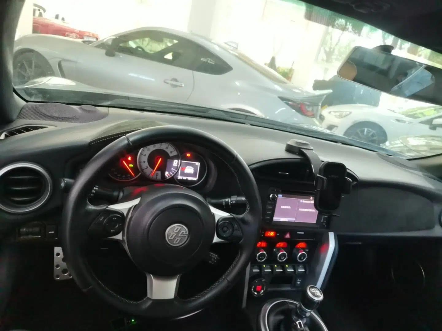 Toyota 86 2017 2.0L Manual Luxury Version — миниатюра 12