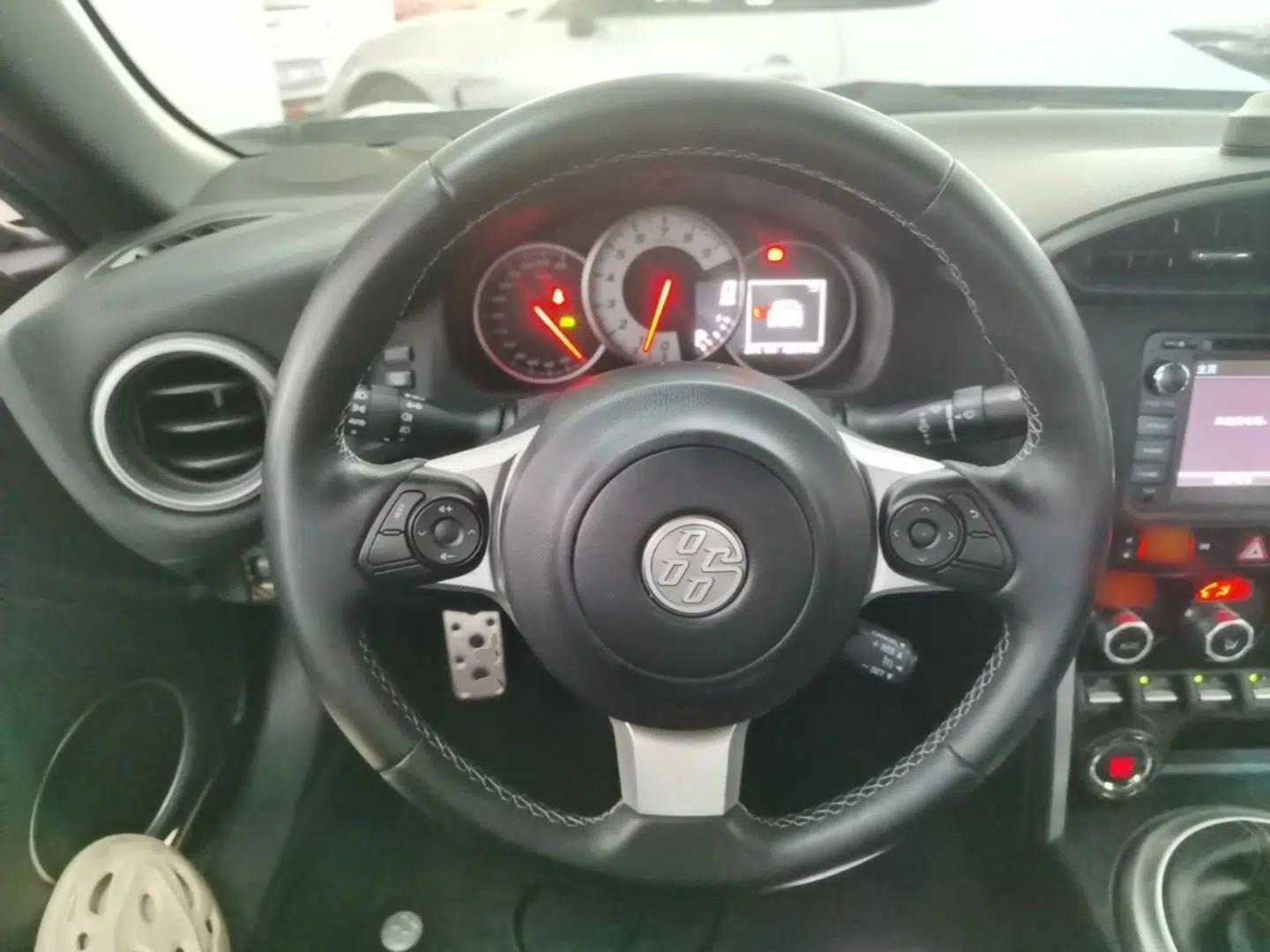 Toyota 86 2017 2.0L Manual Luxury Version — миниатюра 13