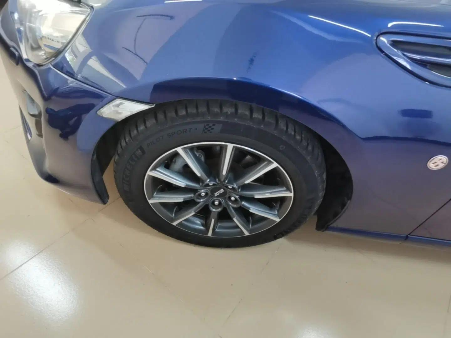 Toyota 86 2017 2.0L Manual Luxury Version — миниатюра 10