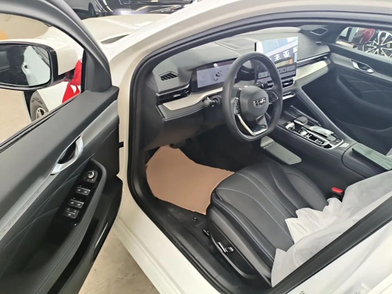 Geely Auto Preface 2026 Model Oriental Yao 1.5TD Fuyao Edition — миниатюра 18