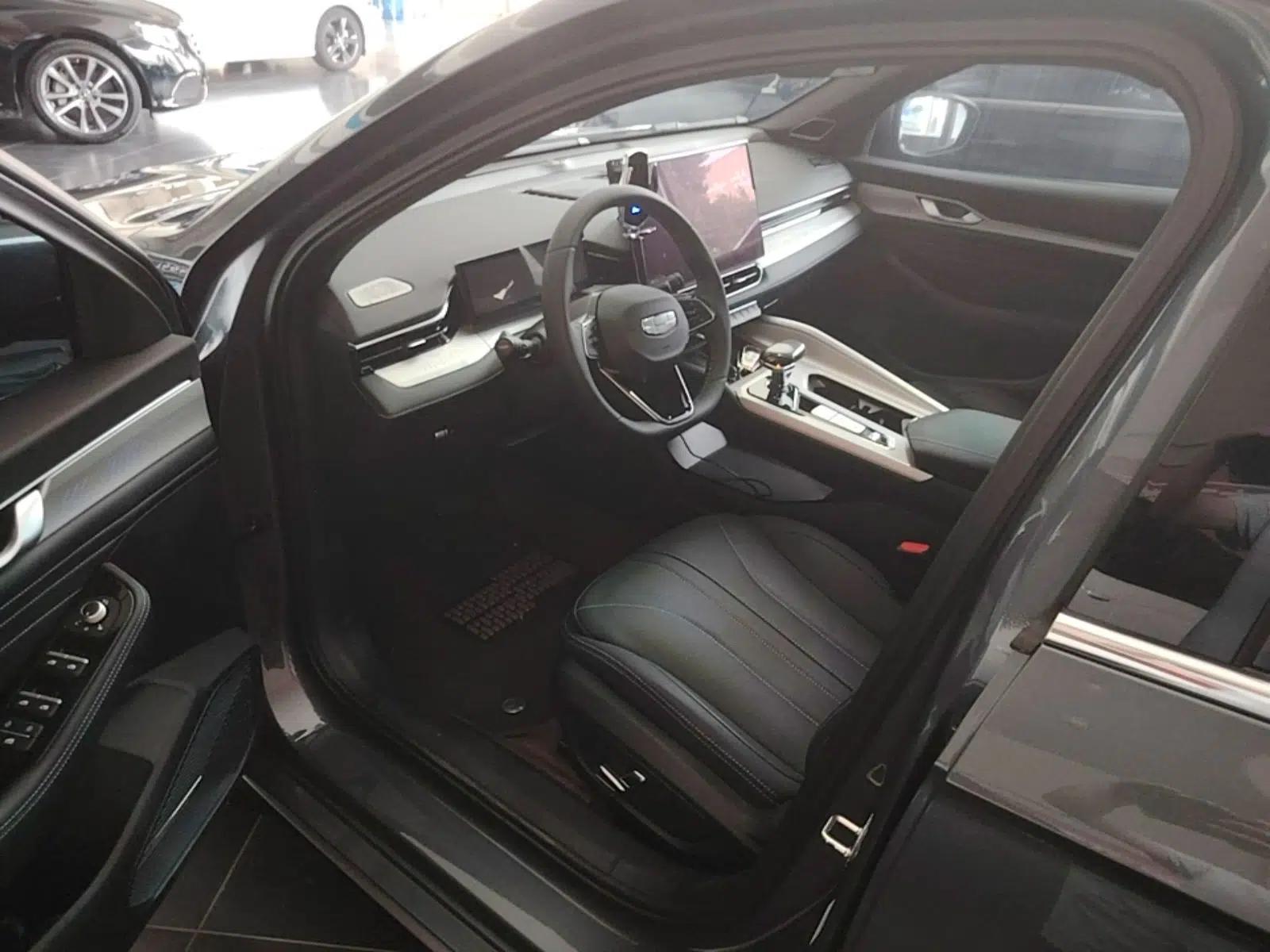 Geely Auto Preface 2025 Dongfang Yao 1.5TD Kunlun Edition — миниатюра 26