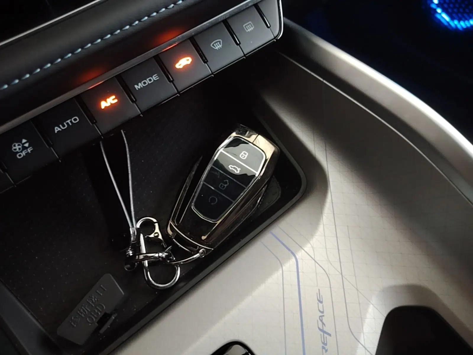 Geely Auto Preface 2025 Dongfang Yao 1.5TD Kunlun Edition — миниатюра 32