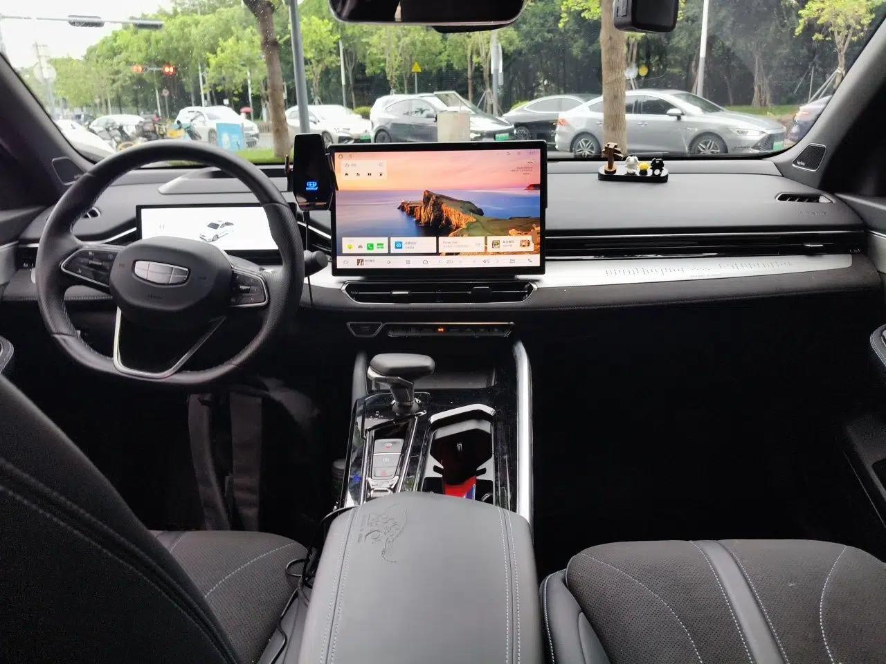 Geely Auto Preface 2025 Dongfang Yao 2.0TD Moonlight Edition — миниатюра 9