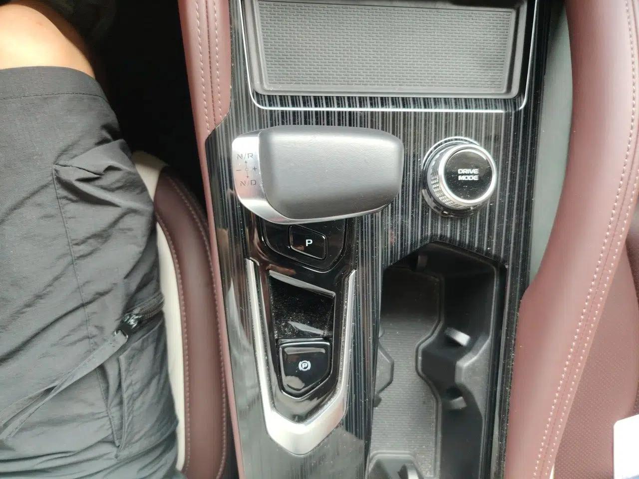 Geely Auto Monjaro L 2021 2.0TD DCT EVO Two-Wheel Drive Smart Luxury Version — миниатюра 14