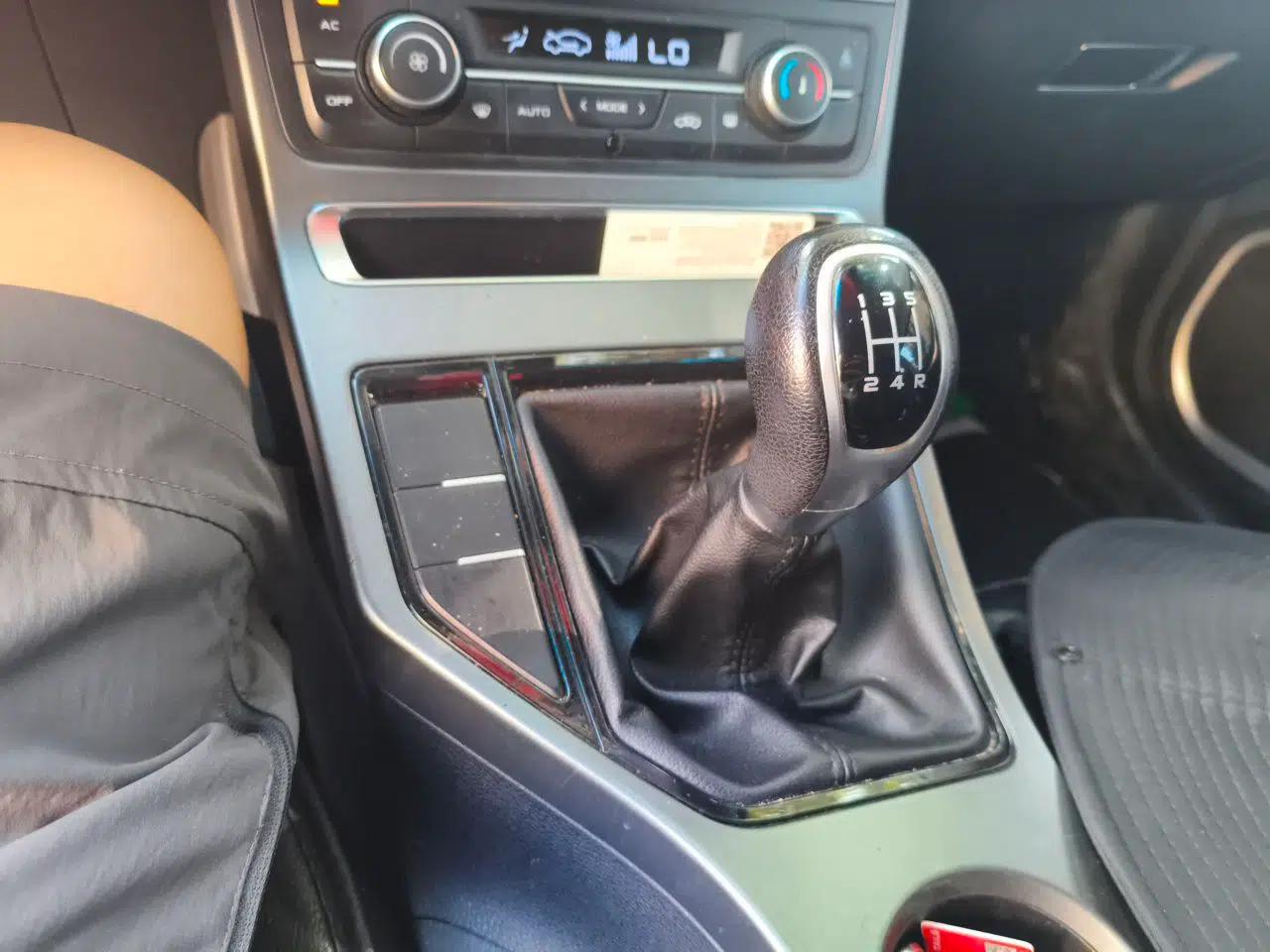 Geely Auto Emgrand 2019 Leading Edition 1.5L Manual Upgraded Connectivity Model China VI Standard — миниатюра 14