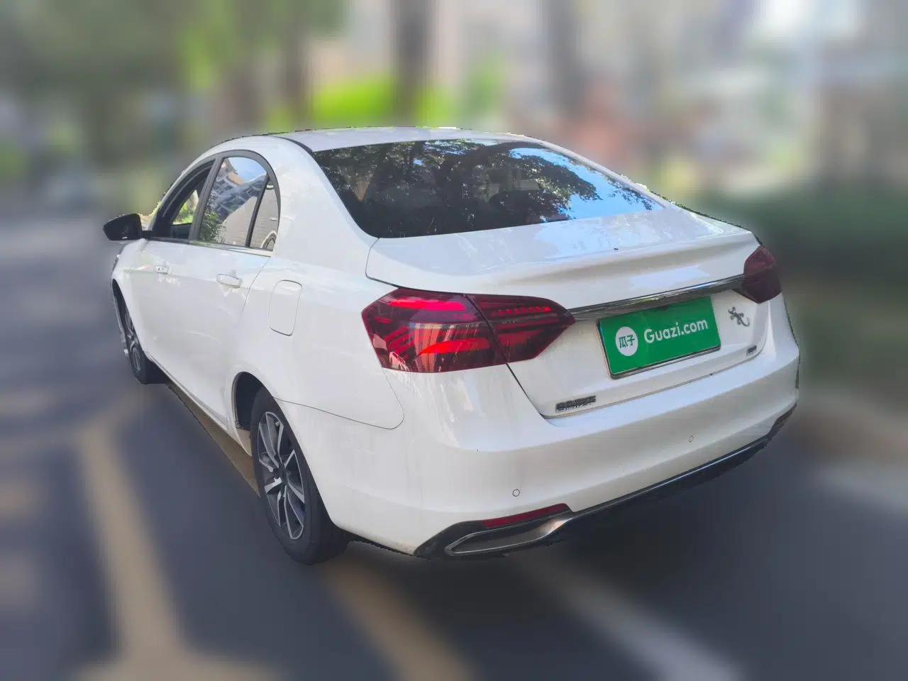 Geely Auto Emgrand 2019 Leading Edition 1.5L Manual Upgraded Connectivity Model China VI Standard — миниатюра 4