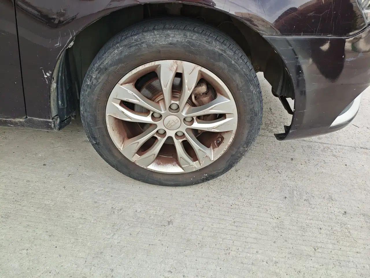 Geely Auto Emgrand 2016 Sedan 1.5L CVT Upward Version — миниатюра 8