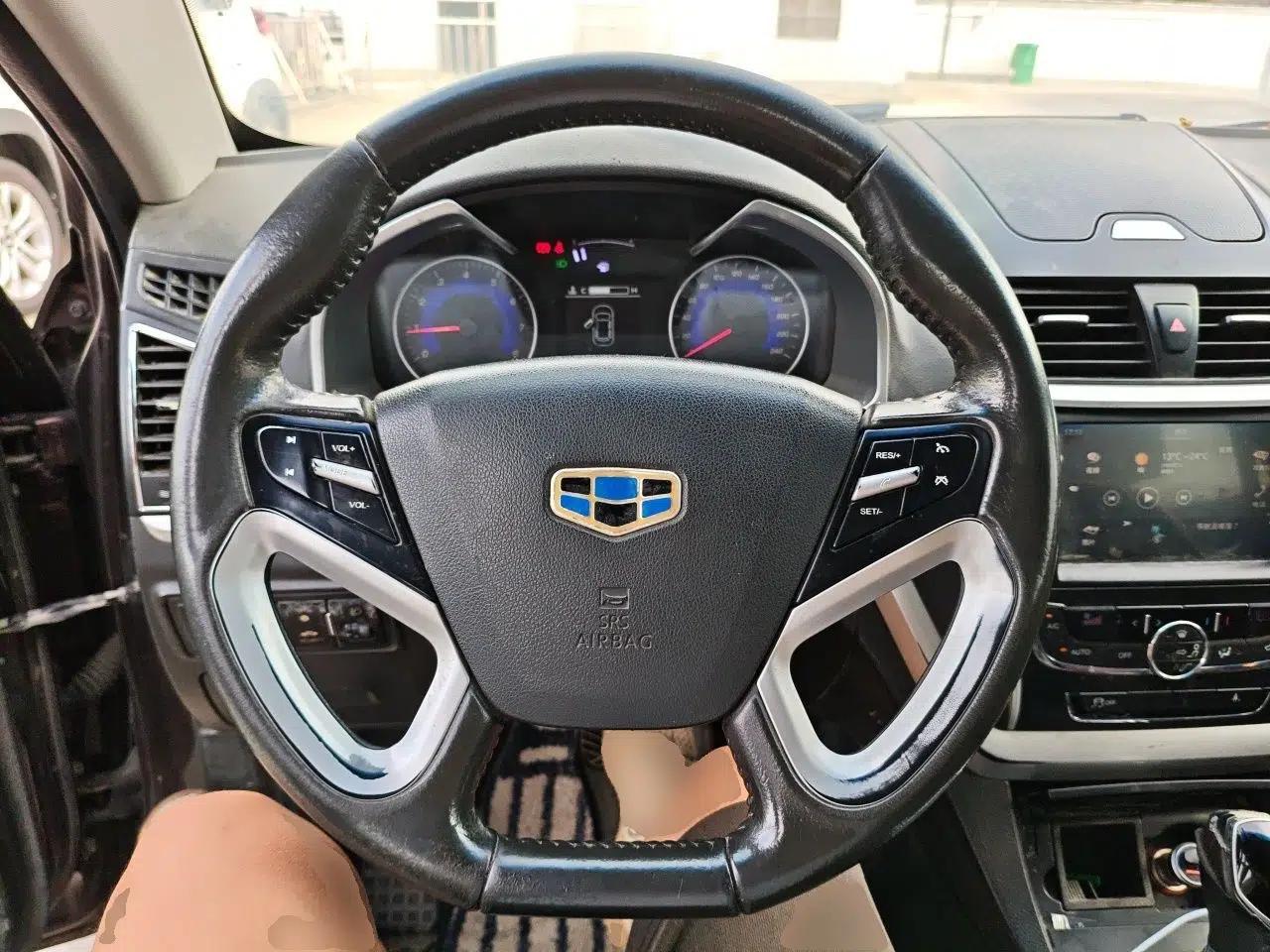 Geely Auto Emgrand 2016 Sedan 1.5L CVT Upward Version — миниатюра 10