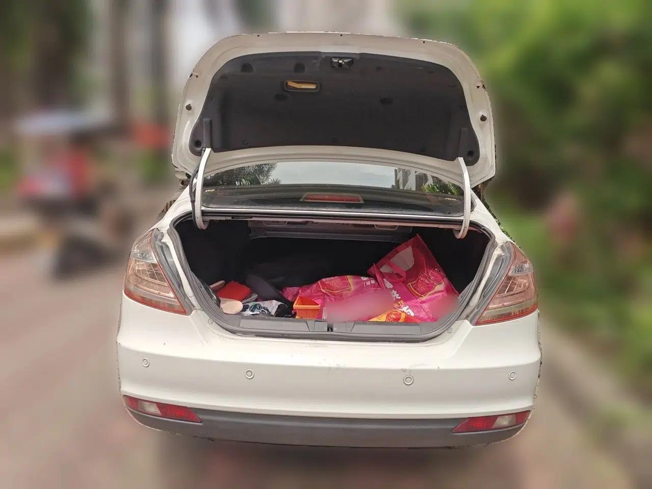 Geely Auto Emgrand 2014 Sedan 1.3T CVT Prestige Model — миниатюра 19