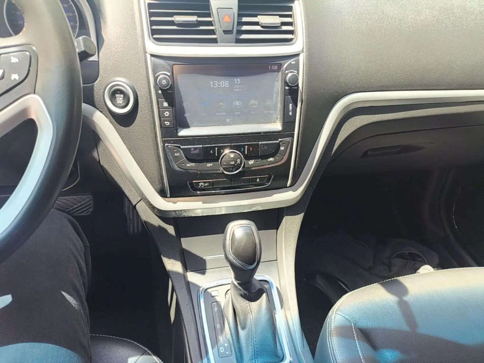 Geely Auto Emgrand 2016 Hatchback RS 1.3T CVT Top-Tier Version — миниатюра 15