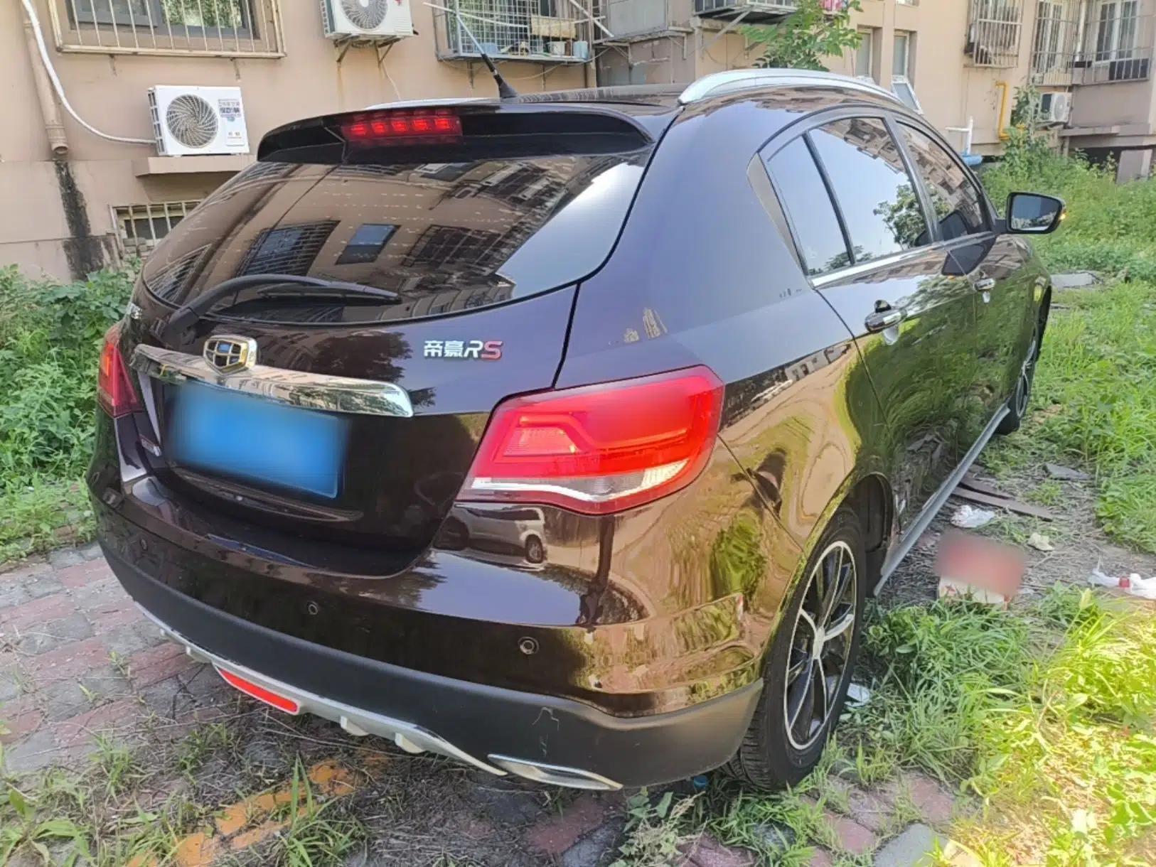Geely Auto Emgrand 2016 Hatchback RS 1.3T CVT Top-Tier Version — миниатюра 6