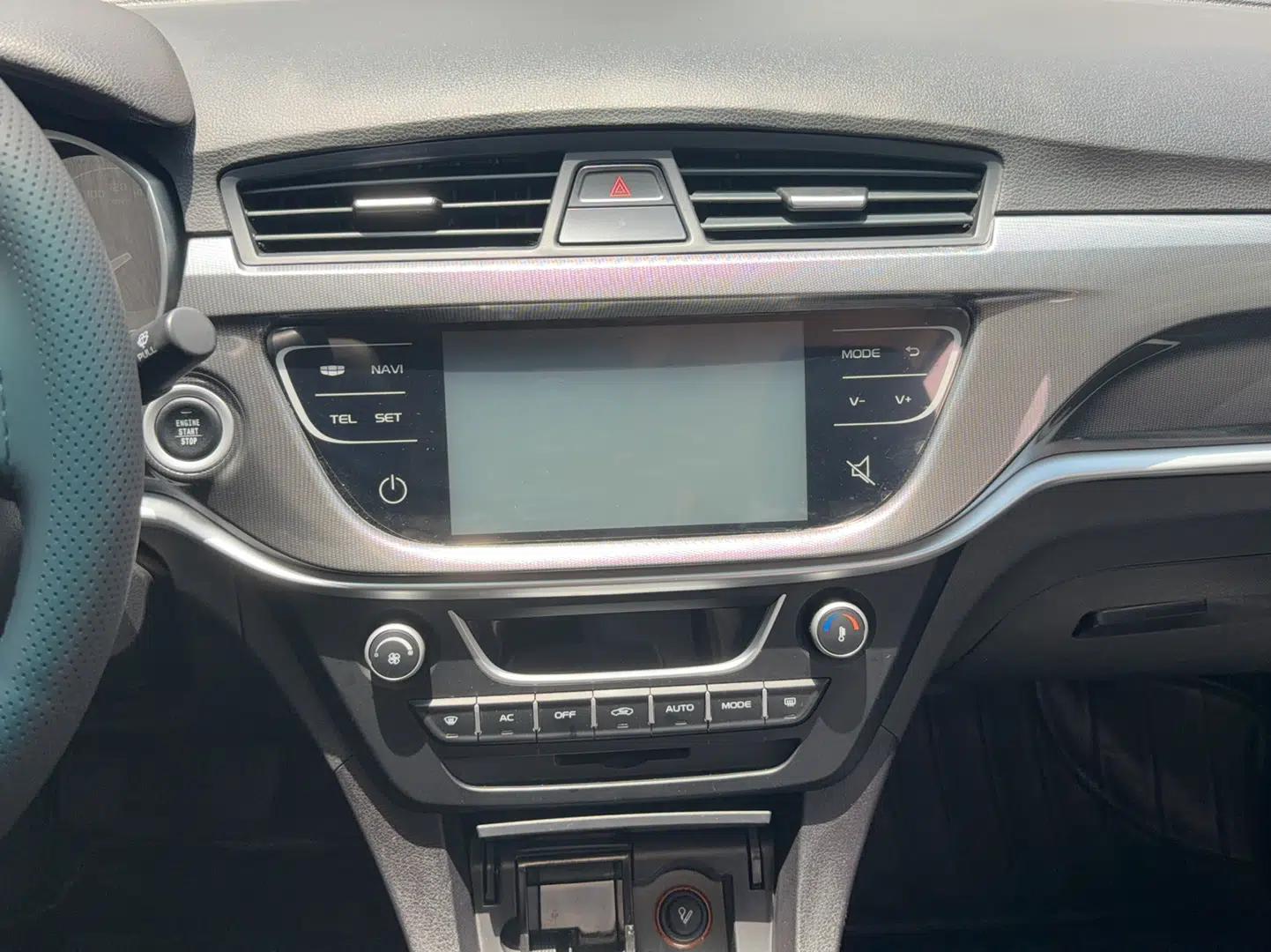 Geely Auto Emgrand 2017 Sedan Million Edition 1.5L Manual Upward Connect Version — миниатюра 9
