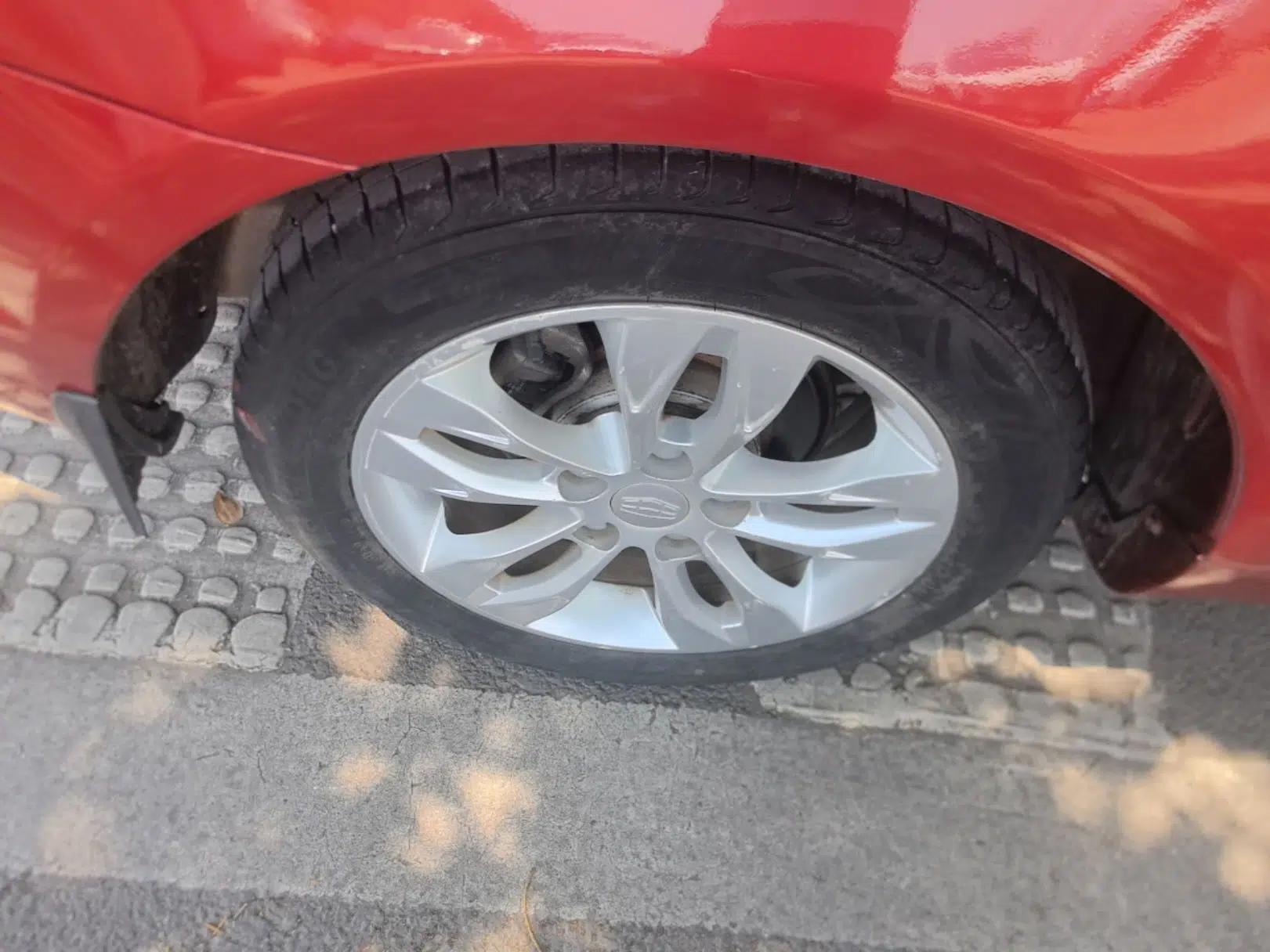 Geely Auto Emgrand 2014 Sedan 1.5L Manual Elite Model — миниатюра 11