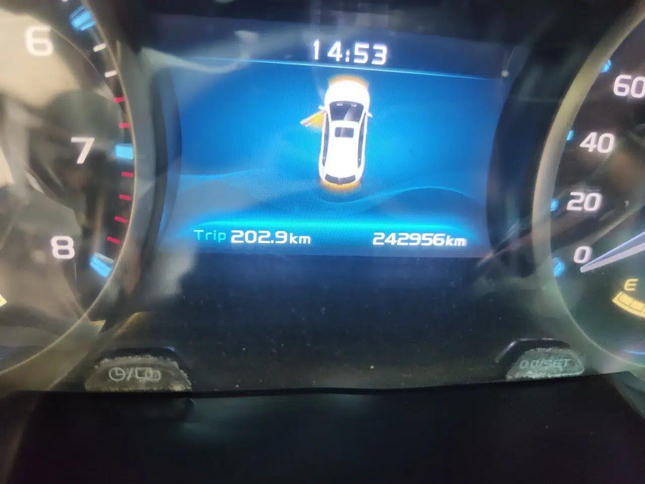 Geely Auto Emgrand 2017 Hatchback RS Million Edition 1.5L Manual Upward Version — миниатюра 12