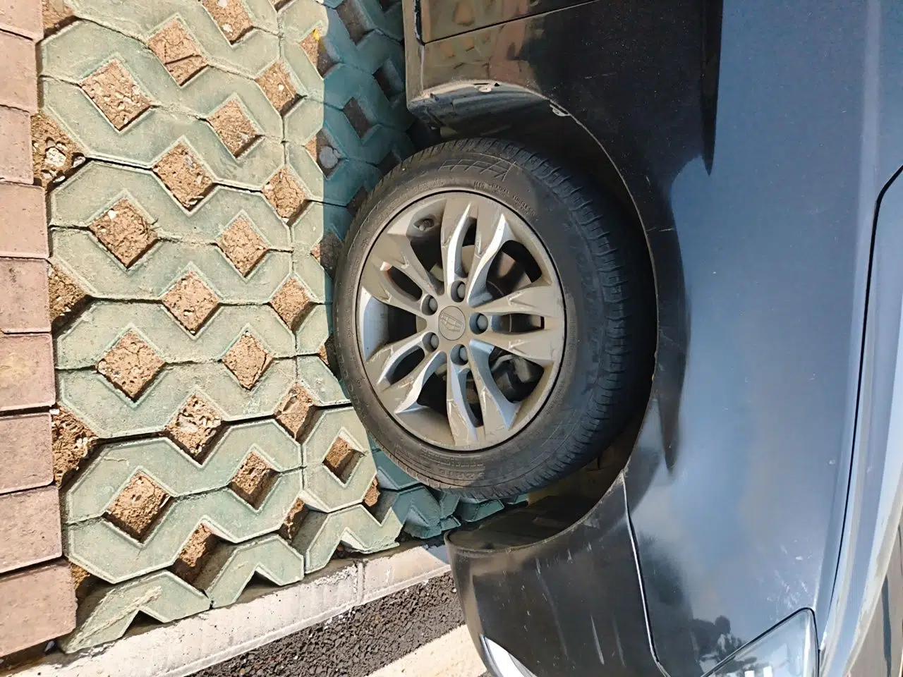 Geely Auto Emgrand 2016 Sedan 1.5L Manual Upward Edition — миниатюра 8