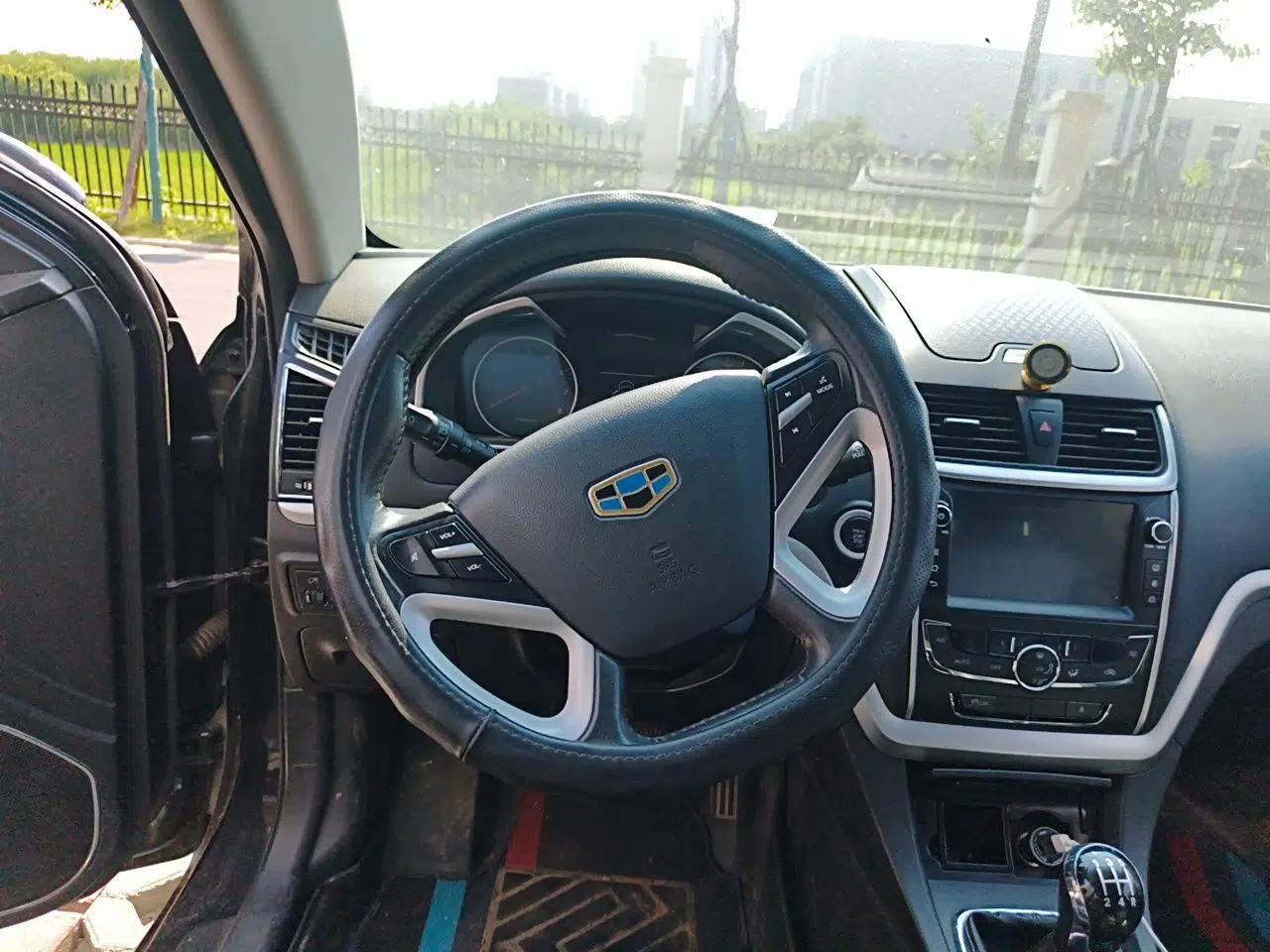 Geely Auto Emgrand 2016 Sedan 1.5L Manual Upward Edition — миниатюра 10