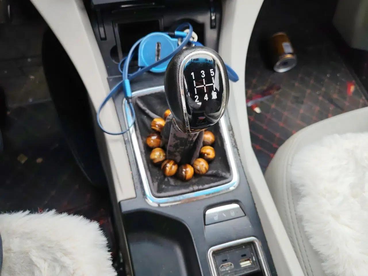 Geely Auto Emgrand 2014 Sedan 1.5L Manual Elite Model — миниатюра 14