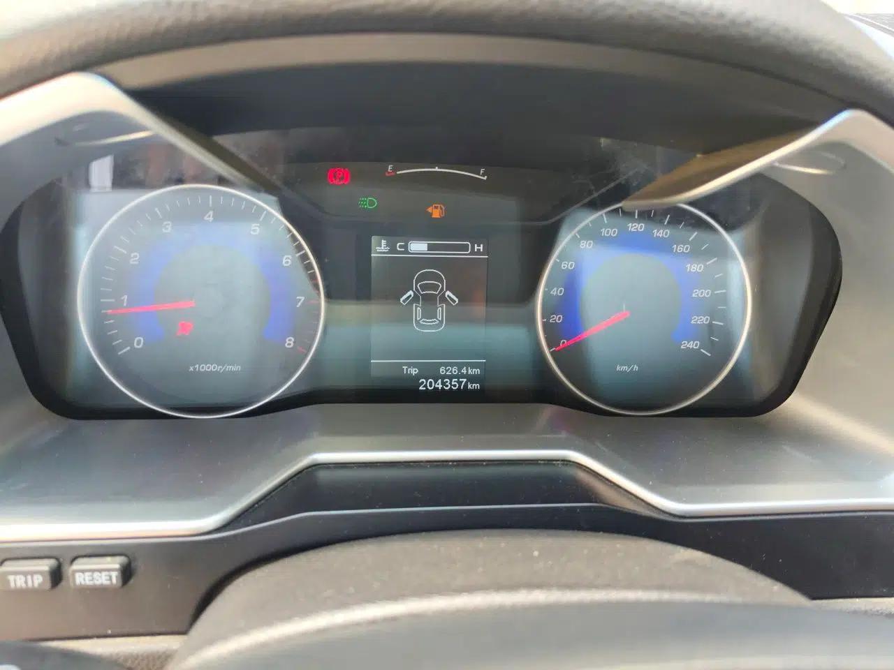 Geely Auto Emgrand 2015 Sedan 1.5L Manual - Top Trim Level — миниатюра 12