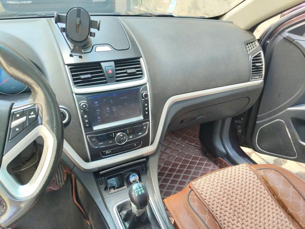 Geely Auto Emgrand 2015 Sedan 1.5L Manual - Top Trim Level — миниатюра 13