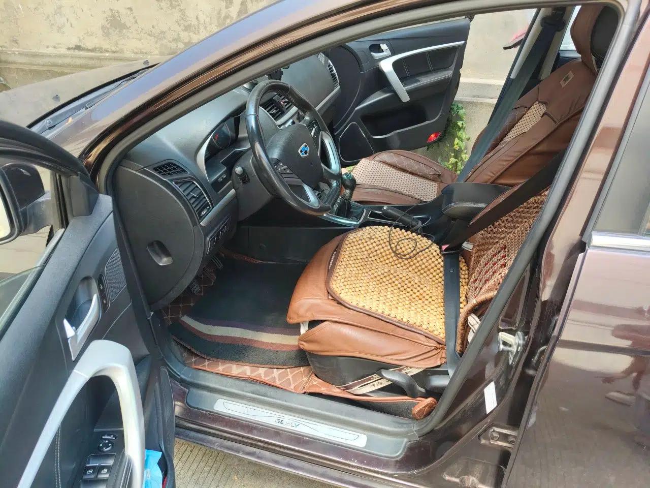 Geely Auto Emgrand 2015 Sedan 1.5L Manual - Top Trim Level — миниатюра 15