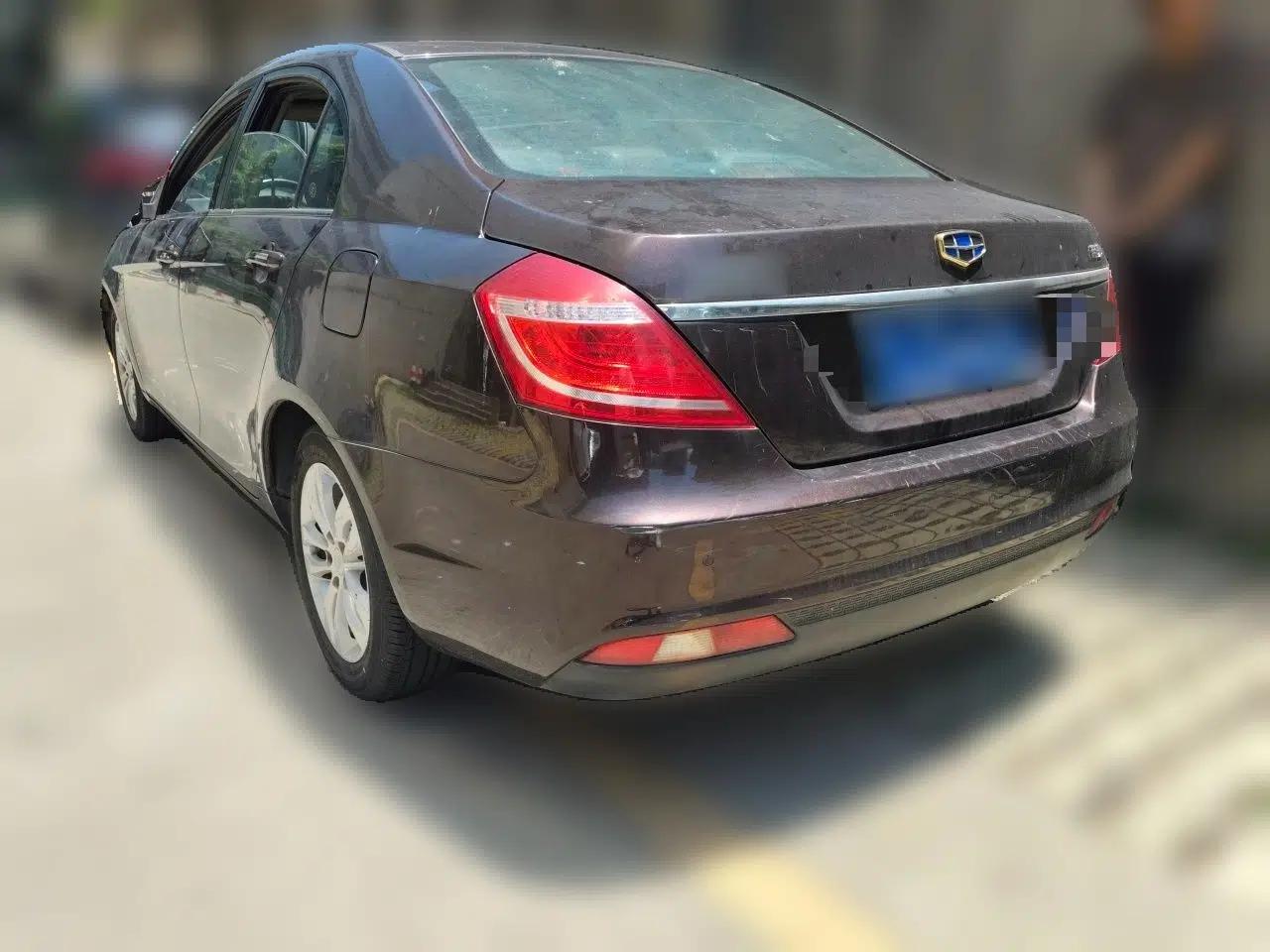 Geely Auto Emgrand 2015 Sedan 1.5L Manual - Top Trim Level — миниатюра 4