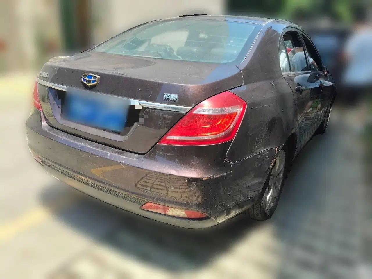 Geely Auto Emgrand 2015 Sedan 1.5L Manual - Top Trim Level — миниатюра 6