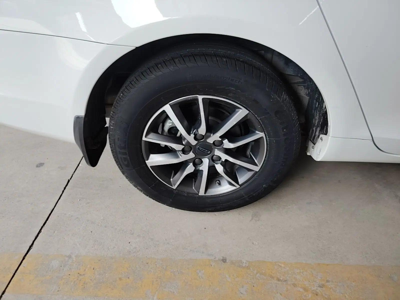 Geely Auto Emgrand 2019 Leading Edition 1.5L Manual Luxury Model China VI Standard — миниатюра 11