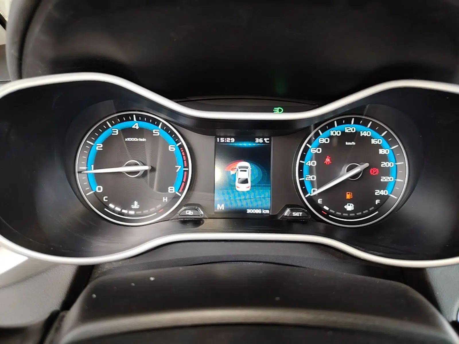 Geely Auto Emgrand 2019 Leading Edition 1.5L Manual Luxury Model China VI Standard — миниатюра 14