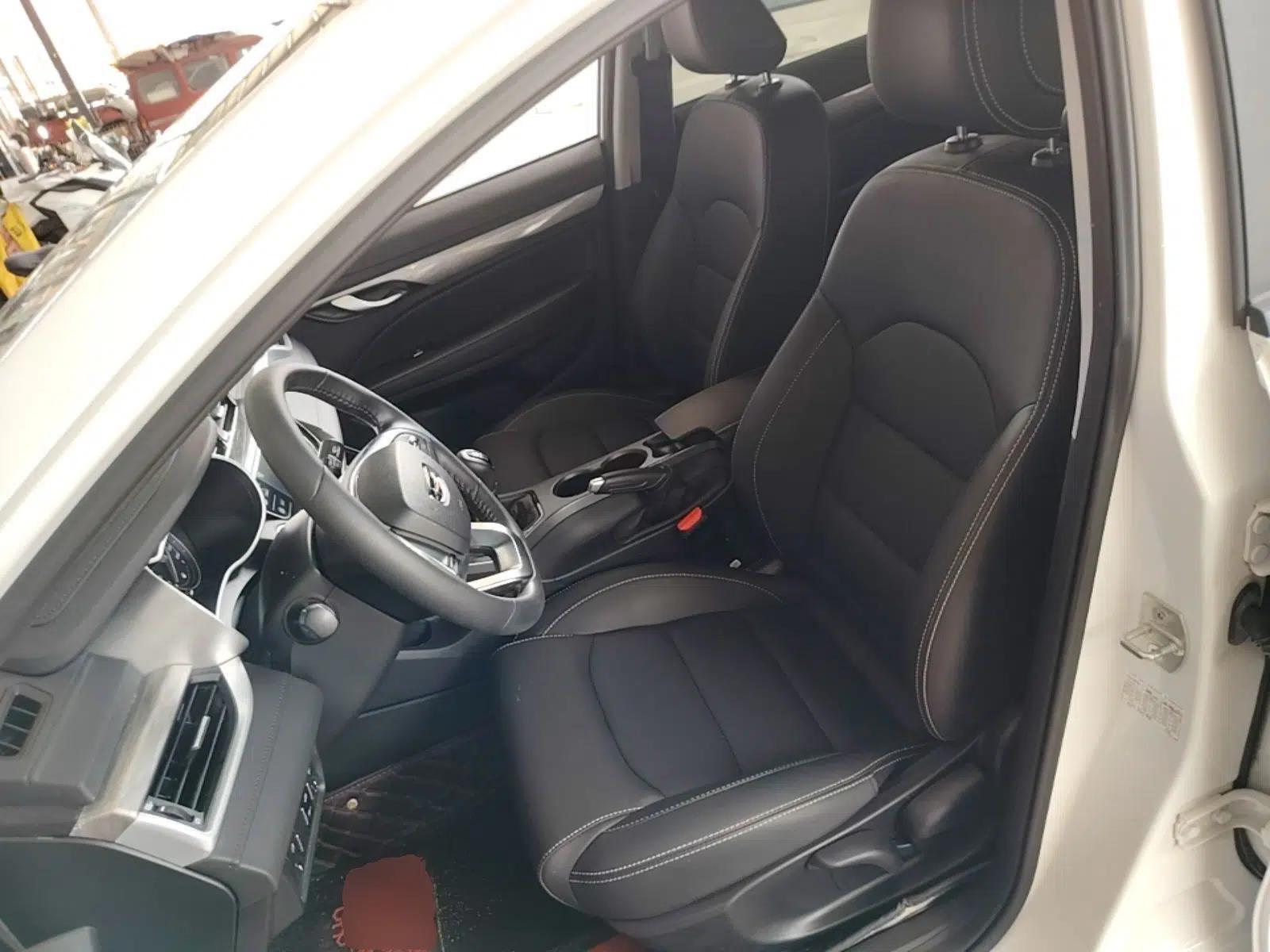 Geely Auto Emgrand 2019 Leading Edition 1.5L Manual Luxury Model China VI Standard — миниатюра 17