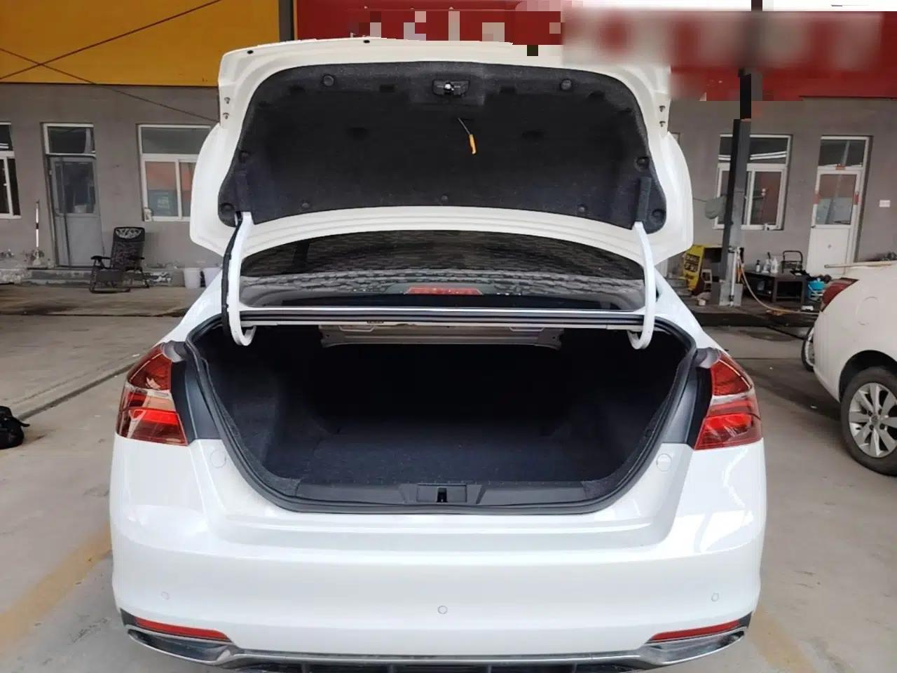 Geely Auto Emgrand 2019 Leading Edition 1.5L Manual Luxury Model China VI Standard — миниатюра 22