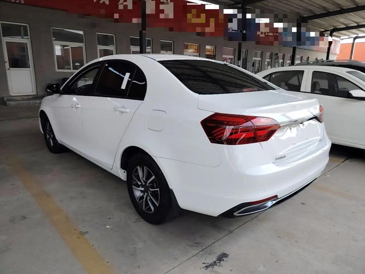 Geely Auto Emgrand 2019 Leading Edition 1.5L Manual Luxury Model China VI Standard — миниатюра 4