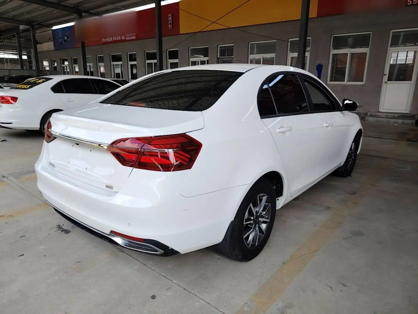 Geely Auto Emgrand 2019 Leading Edition 1.5L Manual Luxury Model China VI Standard — миниатюра 6
