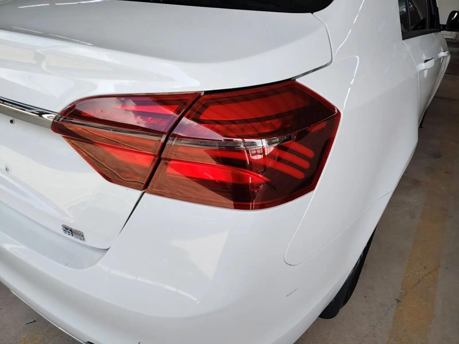 Geely Auto Emgrand 2019 Leading Edition 1.5L Manual Luxury Model China VI Standard — миниатюра 9