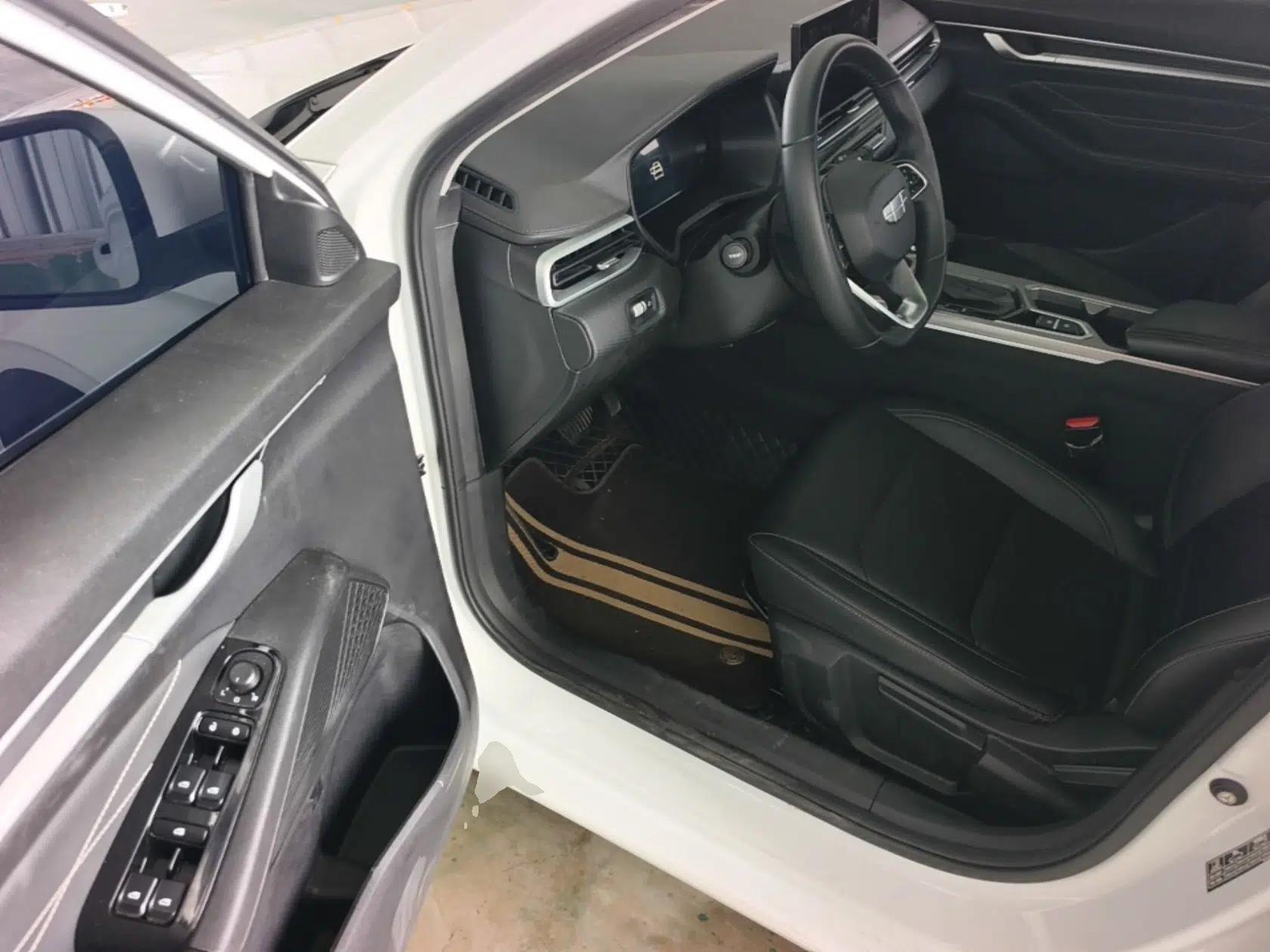 Geely Auto Emgrand 2025 4th Generation 1.5L CVT Luxury Version — миниатюра 18