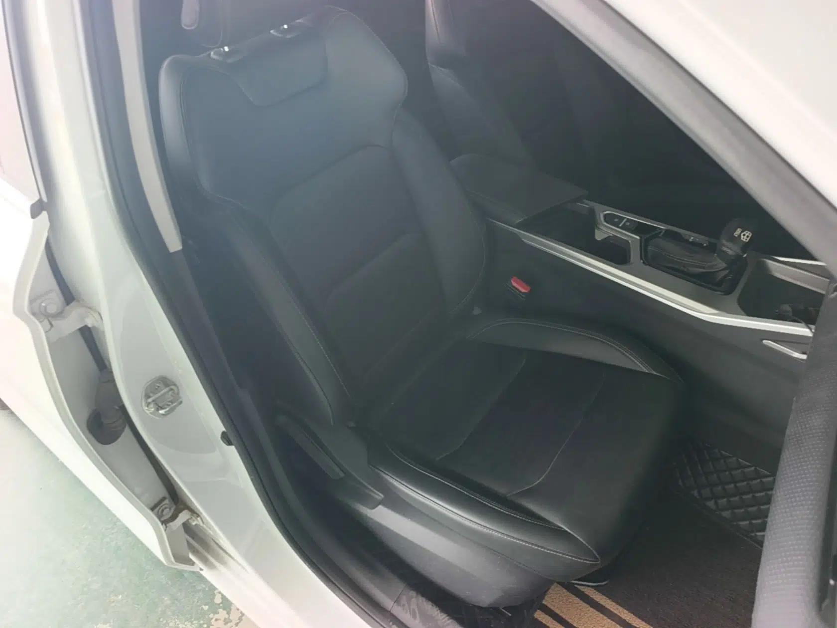 Geely Auto Emgrand 2025 4th Generation 1.5L CVT Luxury Version — миниатюра 19
