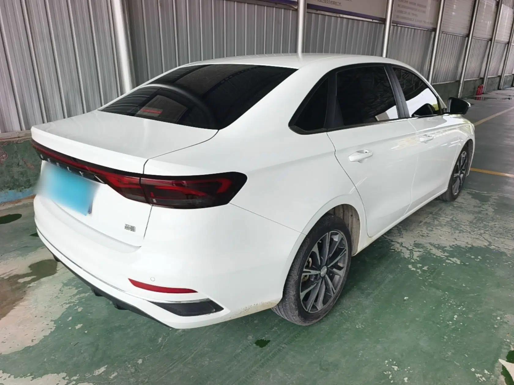 Geely Auto Emgrand 2025 4th Generation 1.5L CVT Luxury Version — миниатюра 6