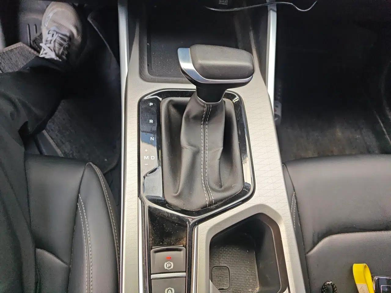 Geely Auto Emgrand 2025 4th Generation 1.5L CVT Starry Edition — миниатюра 14