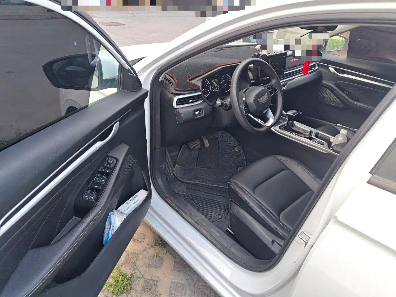 Geely Auto Emgrand 2025 4th Generation 1.5L CVT Starry Edition — миниатюра 16