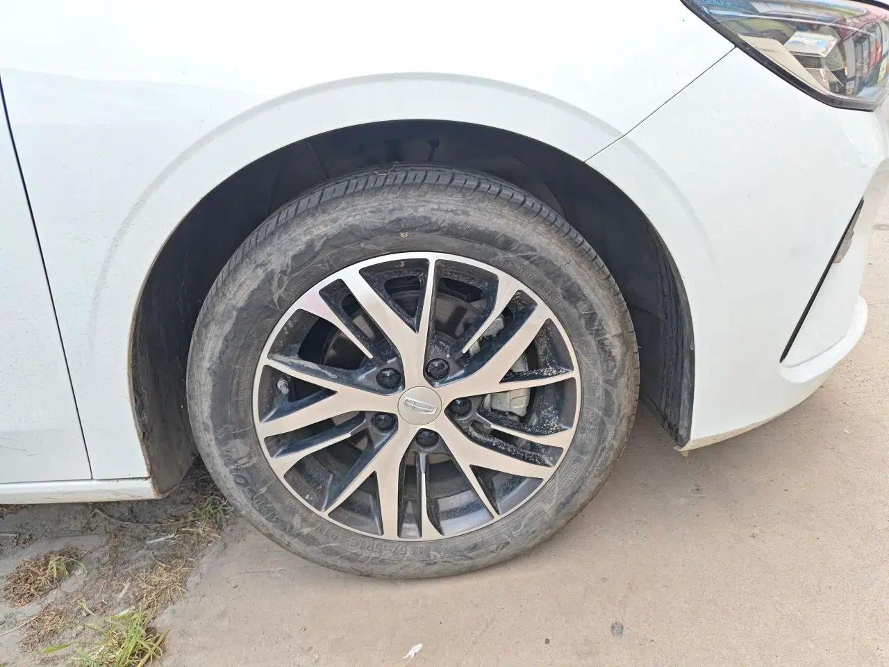 Geely Auto Emgrand 2025 4th Generation 1.5L CVT Starry Edition — миниатюра 8