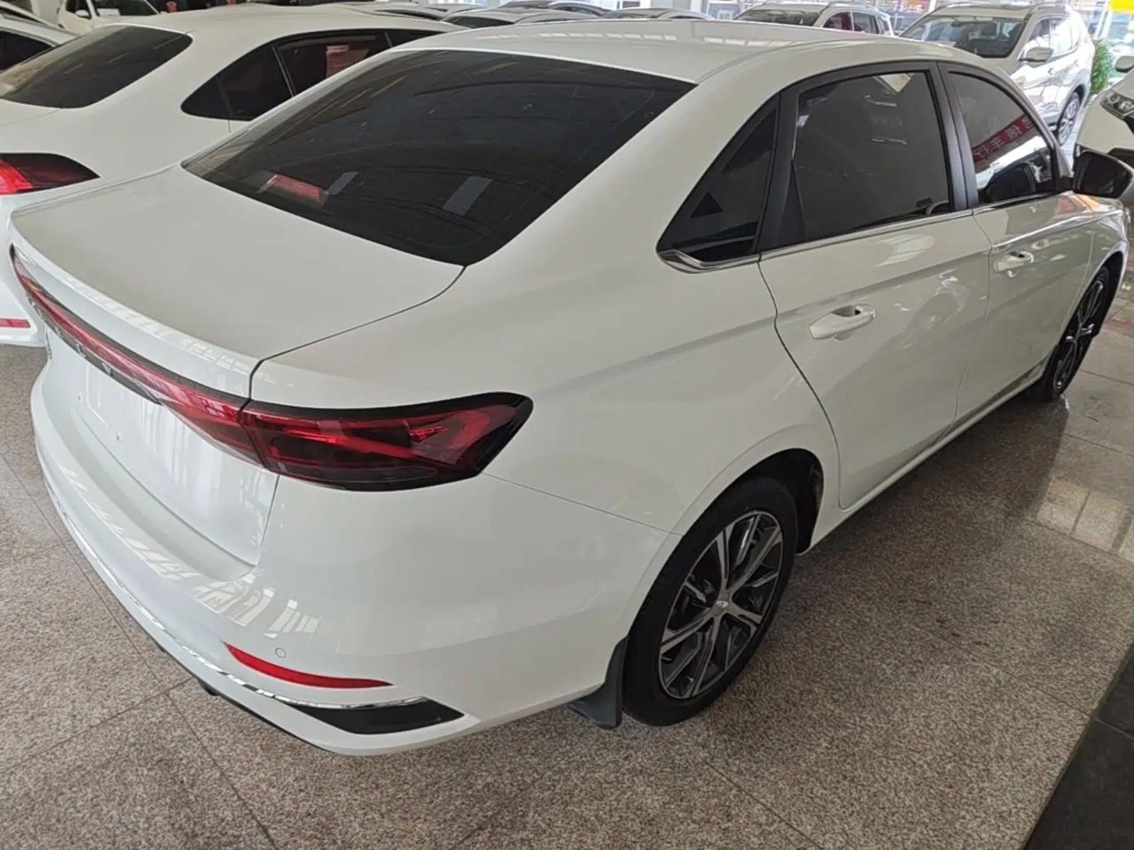 Geely Auto Emgrand 2022 4th Generation 1.5L CVT Luxury Model — миниатюра 6